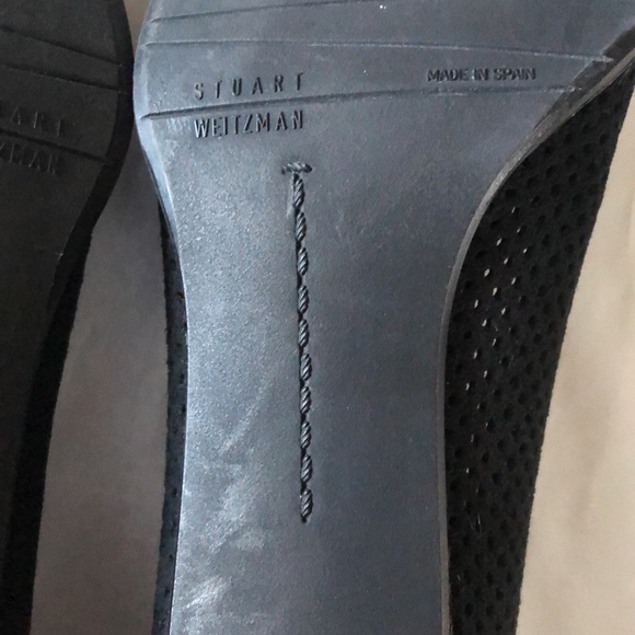 Women’s size 8M Stuart Weitzman black perforated pumps - Picture 10 of 14